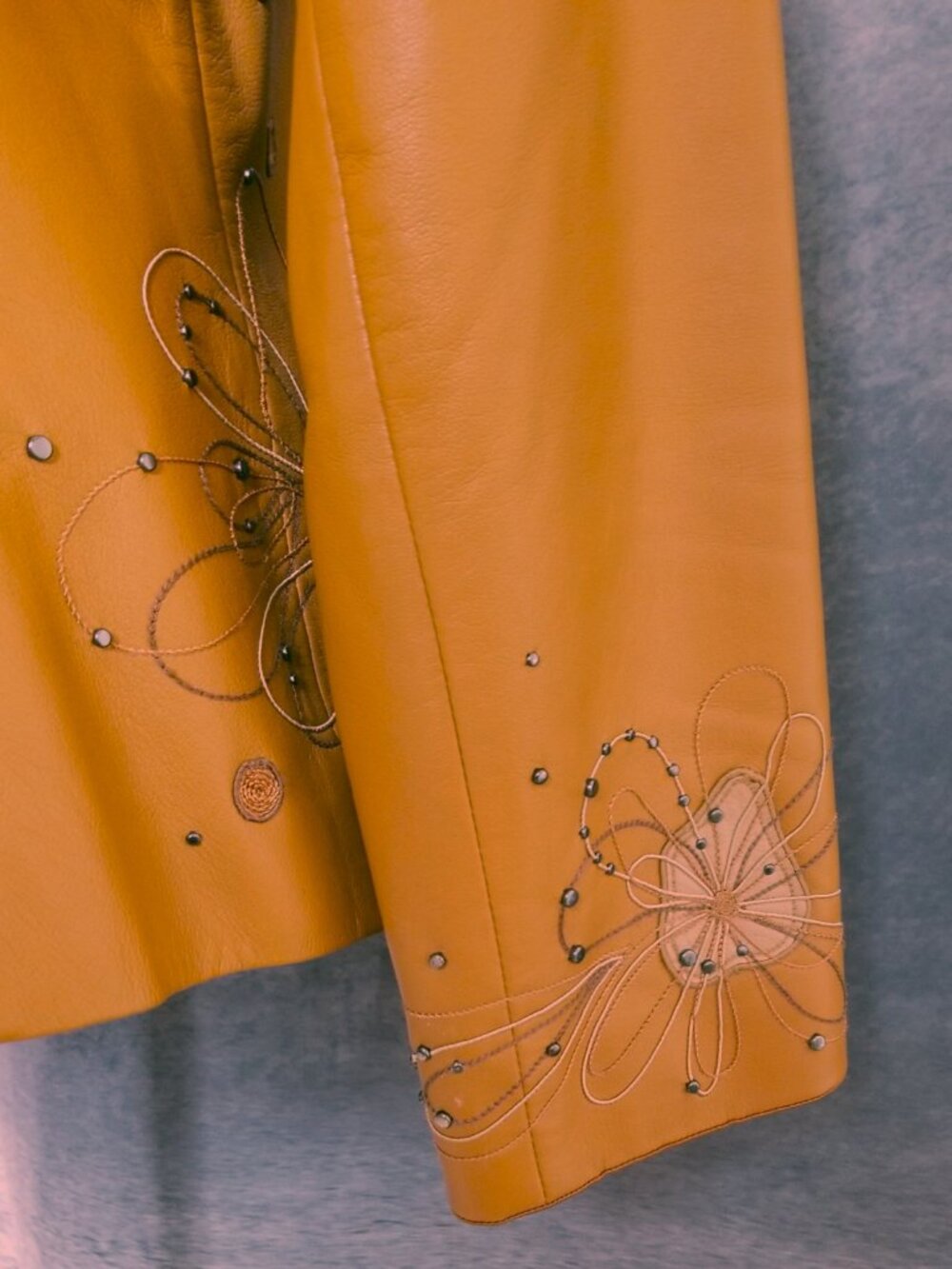 VTG Dana Buckman Mustard Leather Jacket Size 12 Butterfly Embroidered Studded - Picture 7 of 8